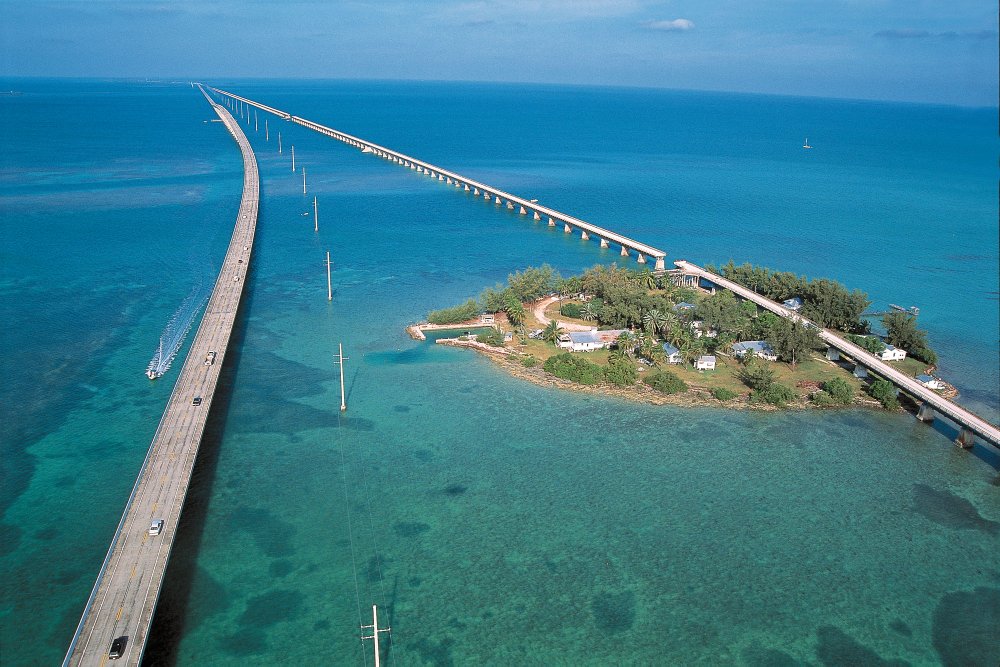 Miami to Key West Day Trip & Glass Bottom Boat Cruise Combo Image 4